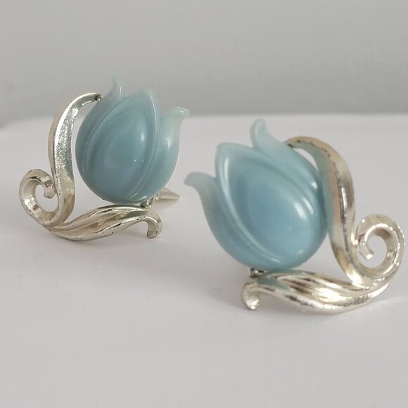 Blue Vintage Thermoset Tulip and Silvertone Enamel Clip-on Earrings - Picture 7 of 9